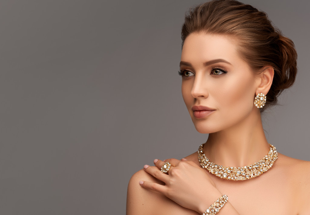 a model with jewelry